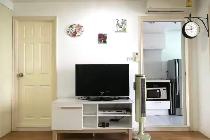 Lumpini Place Narathiwas-Chaopraya, 1 Bedroom unit with specious space