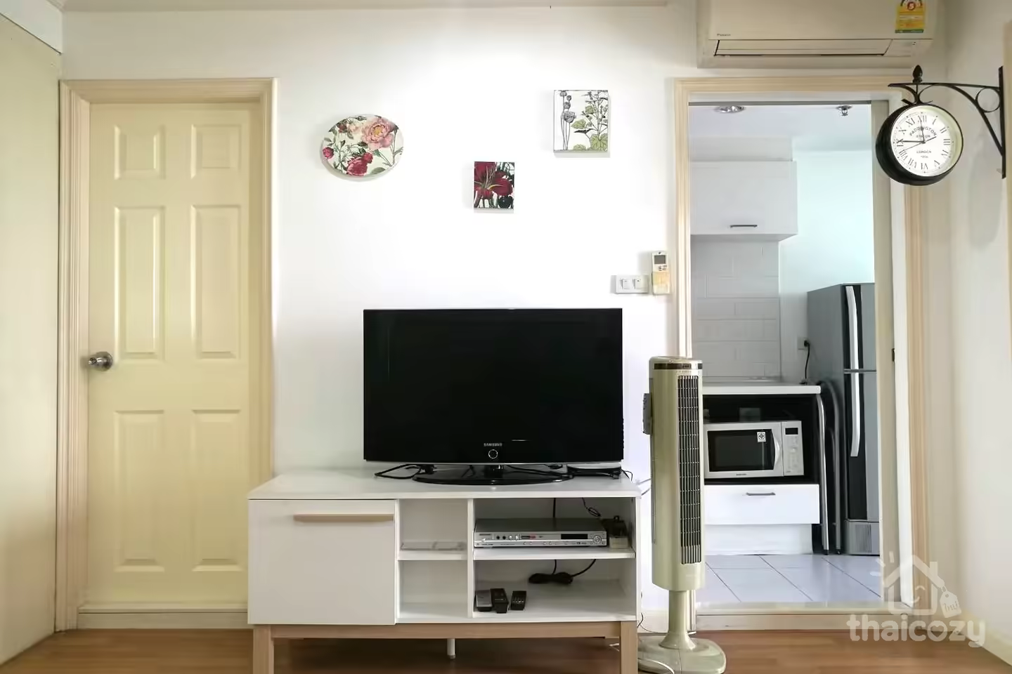 Lumpini Place Narathiwas-Chaopraya, 1 Bedroom unit with specious space photo 1