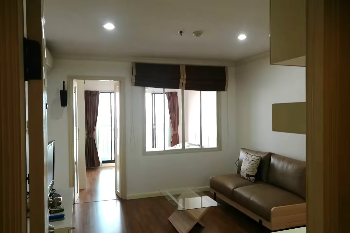 Lumpini Place Narathiwas-Chaopraya, 1 Bedroom unit with specious space photo 2