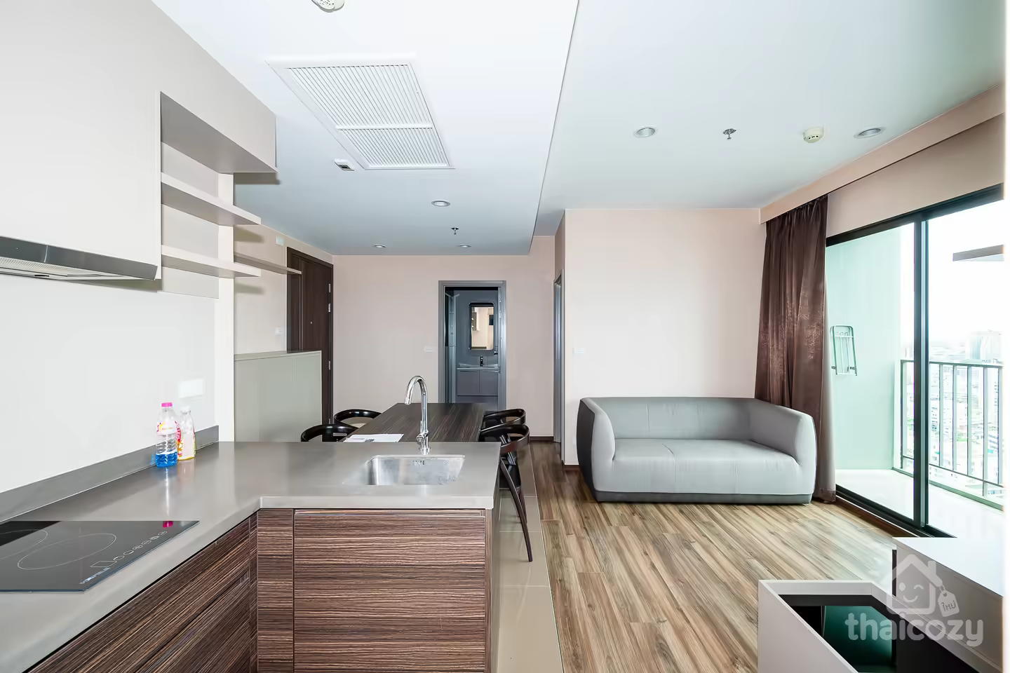 Teal Sathon-Taksin, condo 2 chambres, 200 m du BTS Wongwian Yai photo 1