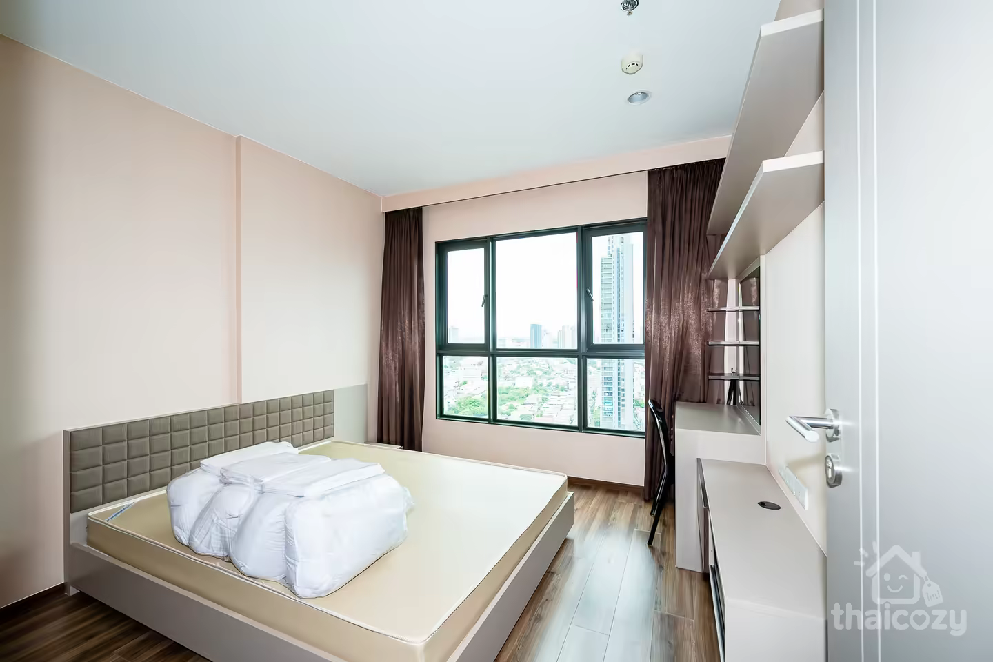 Teal Sathon-Taksin, condo 2 chambres, 200 m du BTS Wongwian Yai photo 2