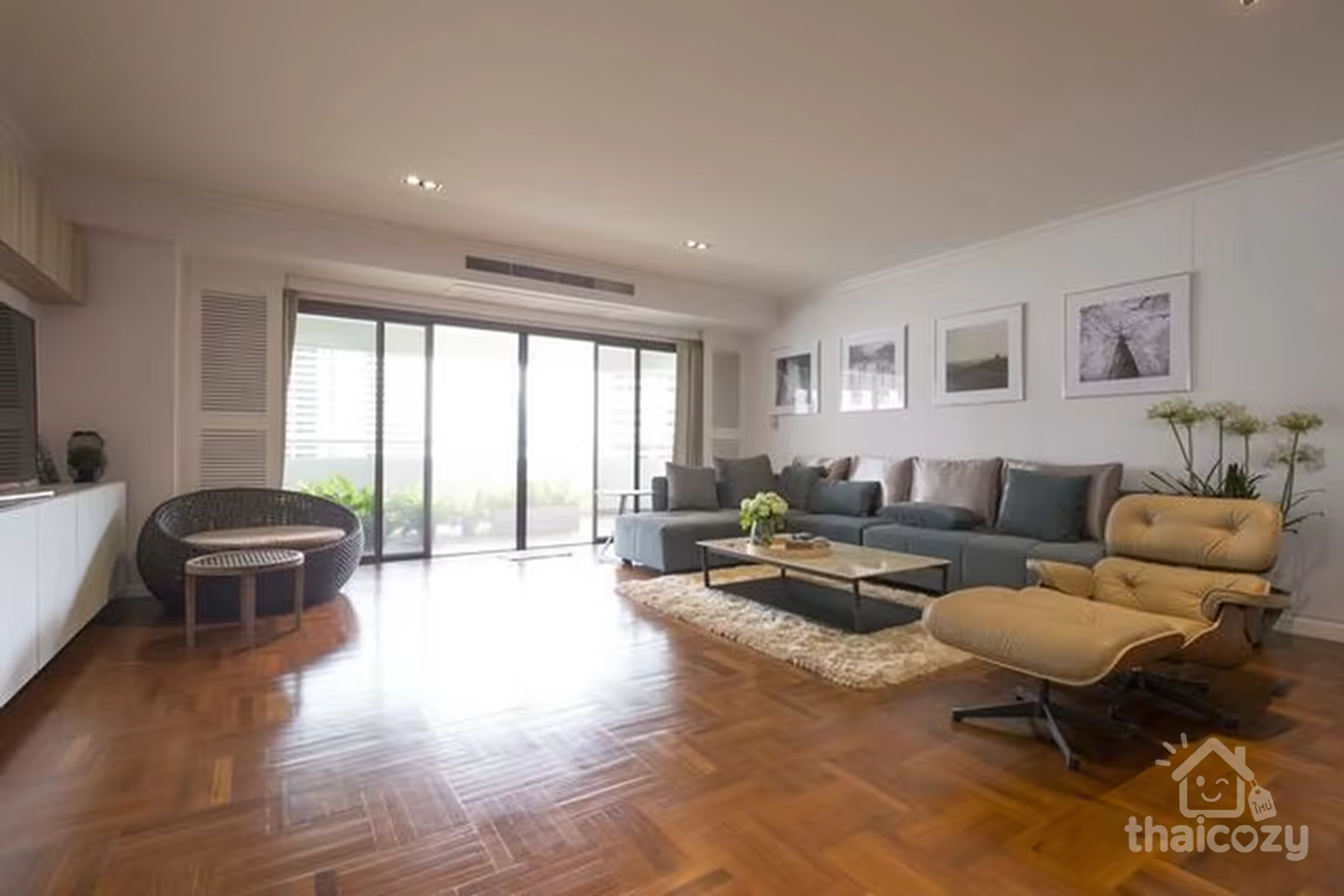 Tower Park 3-Bedroom Condo photo 2