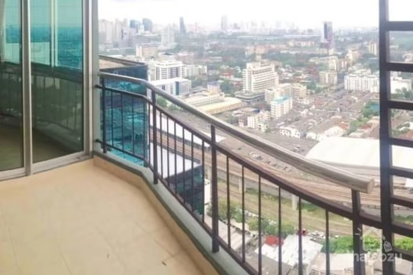 수팔라이 파크 에카마이-통로 2BR 콘도 photo 2