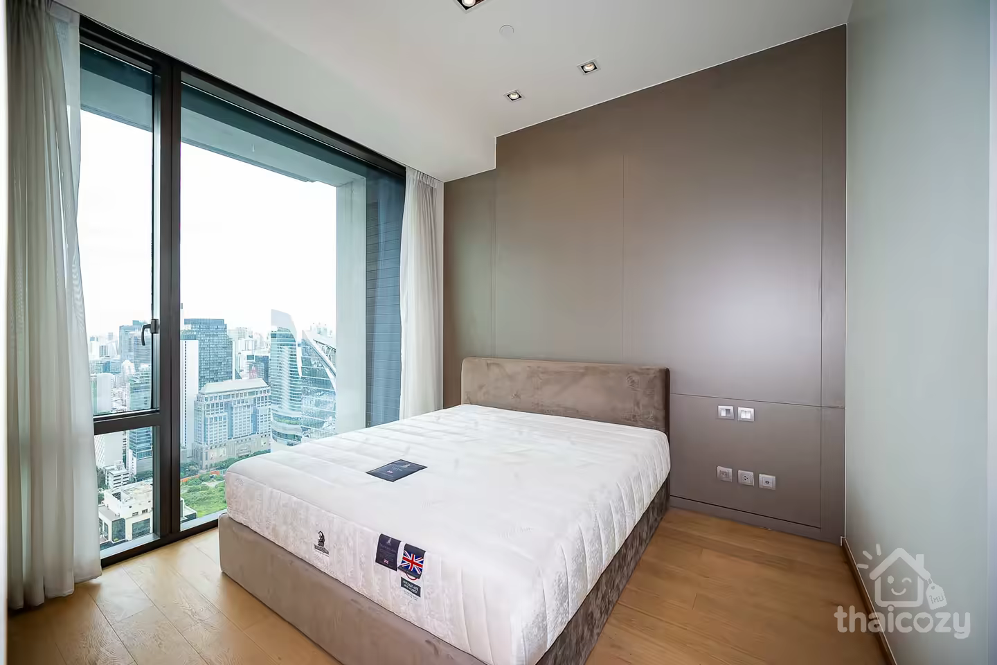 28 Chidlom Condo 250m to BTS Chit Lom photo 2
