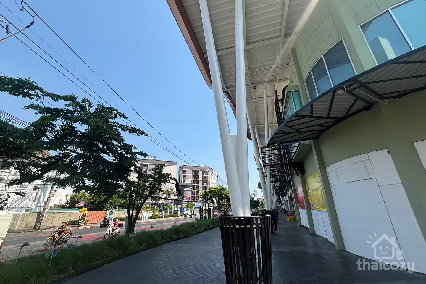 Boutique Commercial 129 m2 for Rent On Nut photo 2