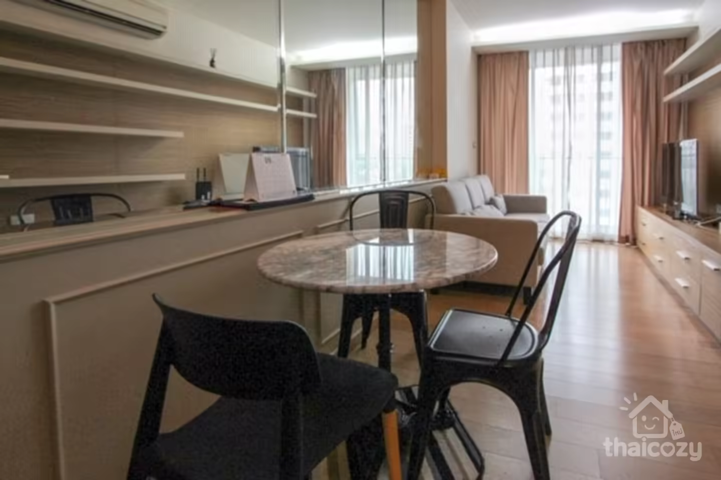 Elegant 1BR at Via 49, Phrom Phong photo 2