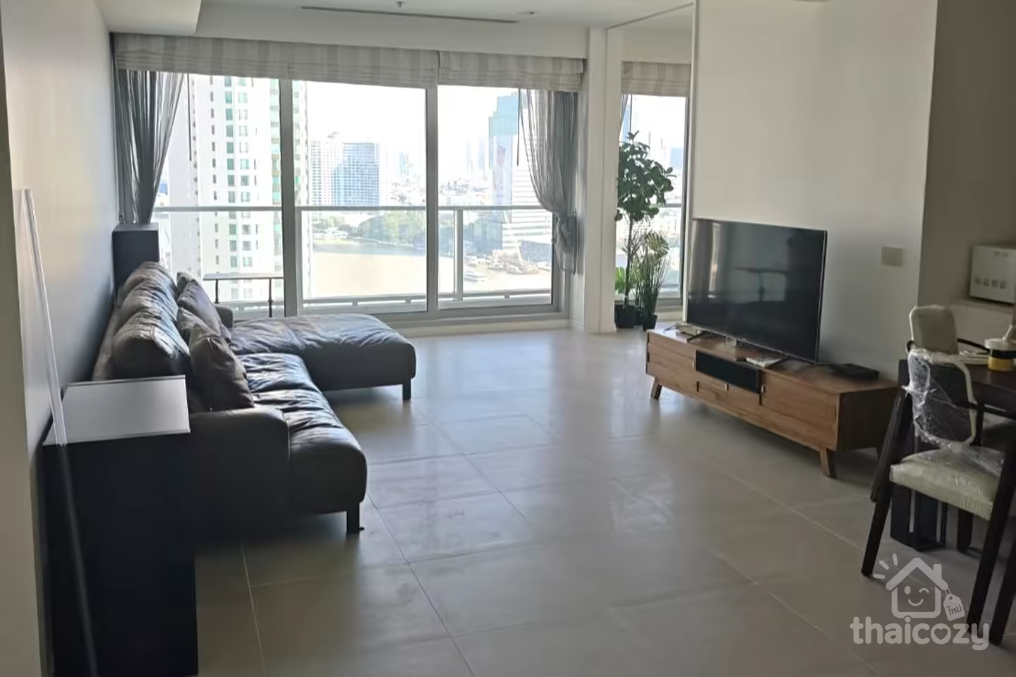 The River Luxury Riverview Condo photo 1
