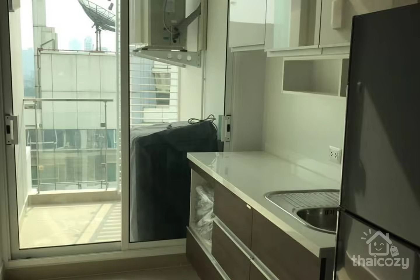 Supalai Elite @ Phayathai Condo photo 2