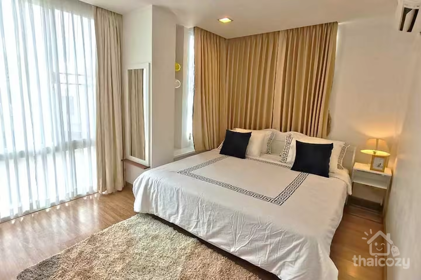 Modern 2BR Condo at The Alcove 49 photo 2