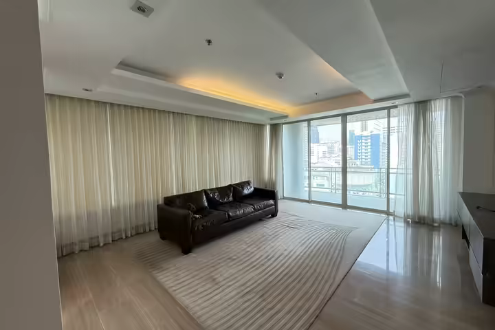 Baan Ratchadamri Executive Luxury Condo