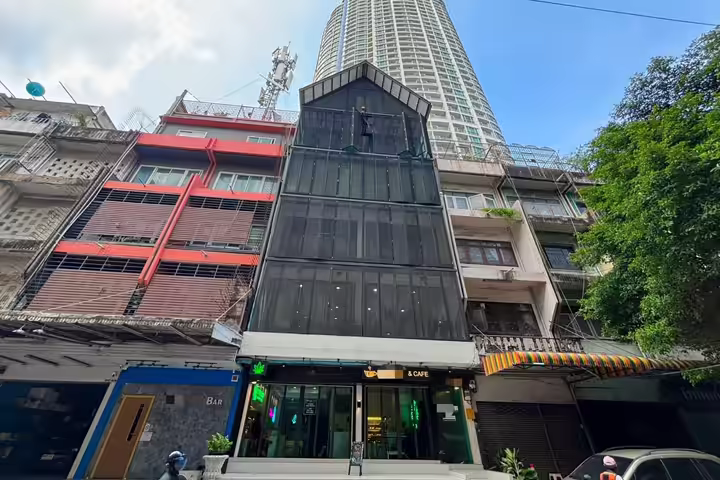 Cafe & Cannabis Shop 115 sqm Sukhumvit