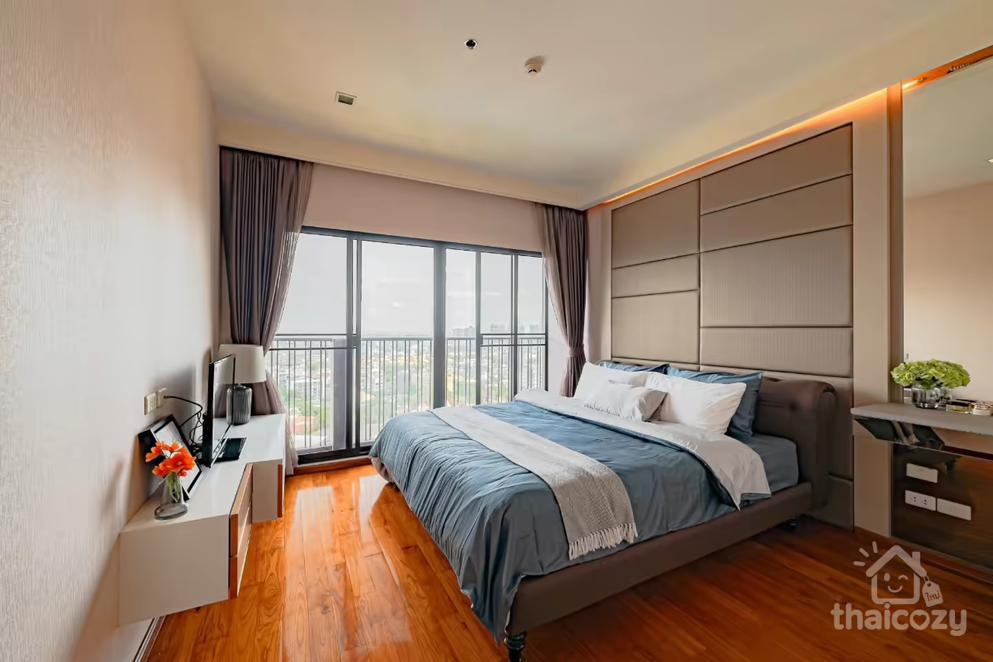 Noble Reveal Condo 200m to BTS Ekkamai photo 2