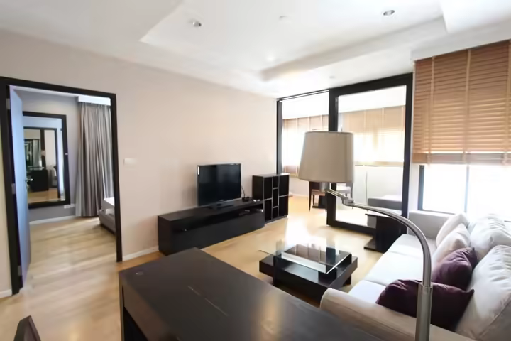 2BR Fully Furnished Condo in Sathorn