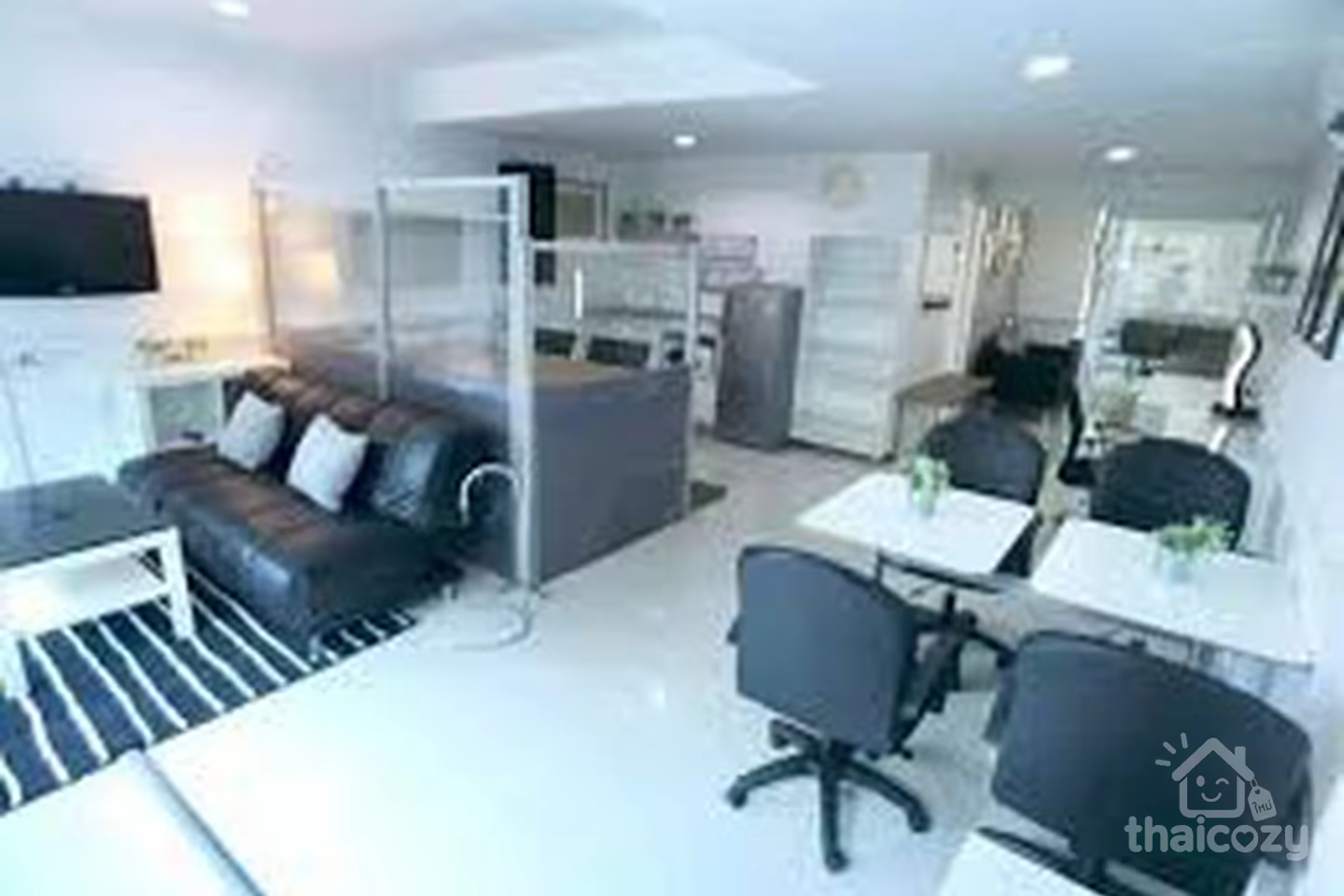Shady condo+laundry near BTS Wongwienyai photo 2