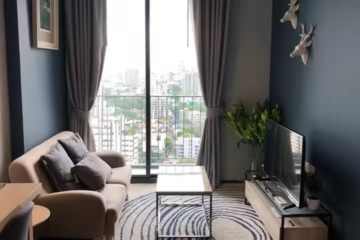 Edge Sukhumvit 23 Condo, 33.68 Sq.m. near BTS