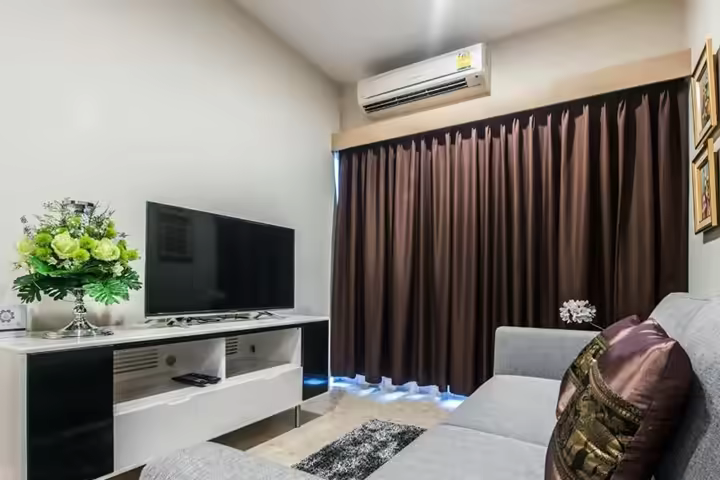 Super luxury condo next to BTS Thong Lo