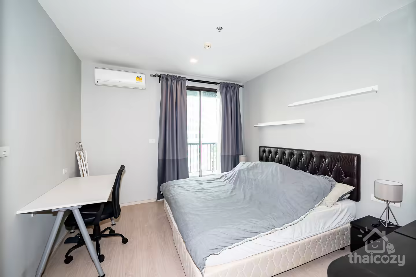 0m to BTS Phra Khanong, Easy Access Condo photo 2