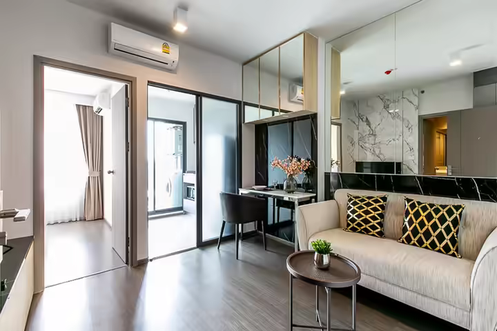 24th Floor 1BR at Ideo Sukhumvit 93