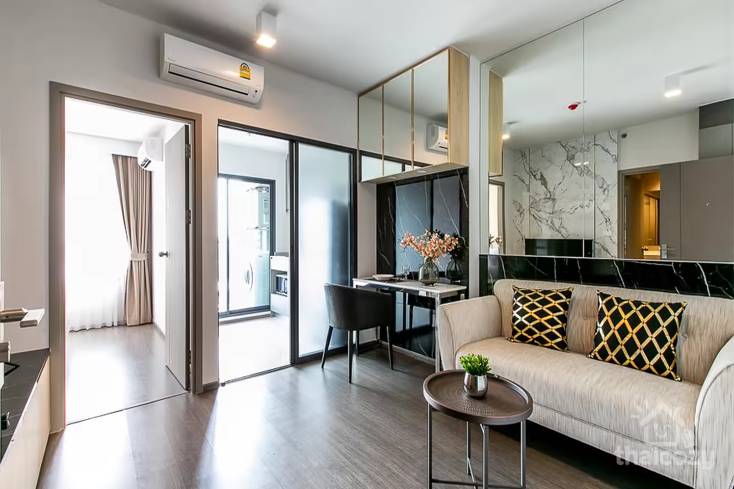 24th Floor 1BR at Ideo Sukhumvit 93 photo 2