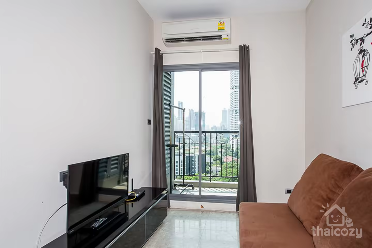 Ready to move in for sale!! Perfectly situated in Sukhumvit. photo 1