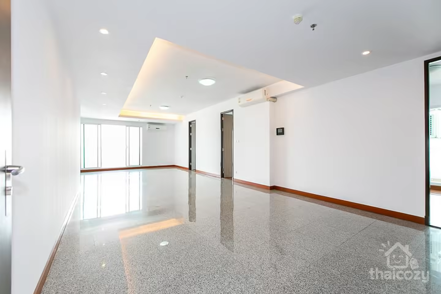 Semi-Furnished 3BR Condo at Supalai River Resort photo 1