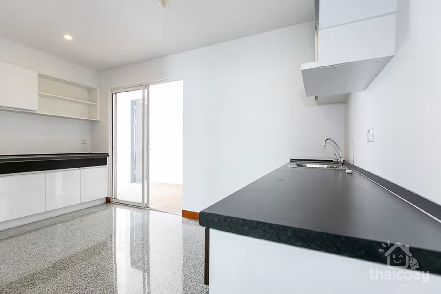 Semi-Furnished 3BR Condo at Supalai River Resort photo 2