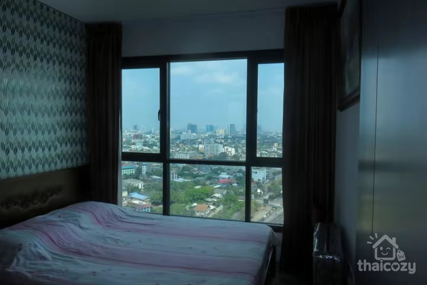 Prakanong area near variety of cuisines photo 2