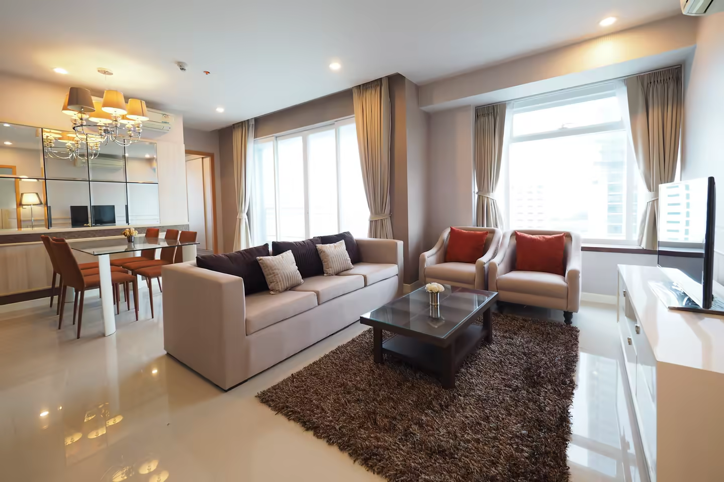 ให้เช่า 2 ห้องนอน Circle Condominium มาบุญครอง 55,000 บาท photo 1
