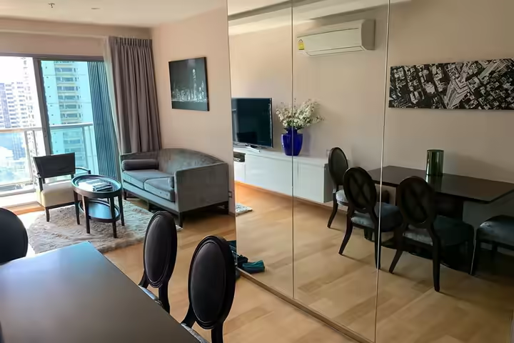H Sukhumvit 43, 2 bedroo,s fully furnished living areas