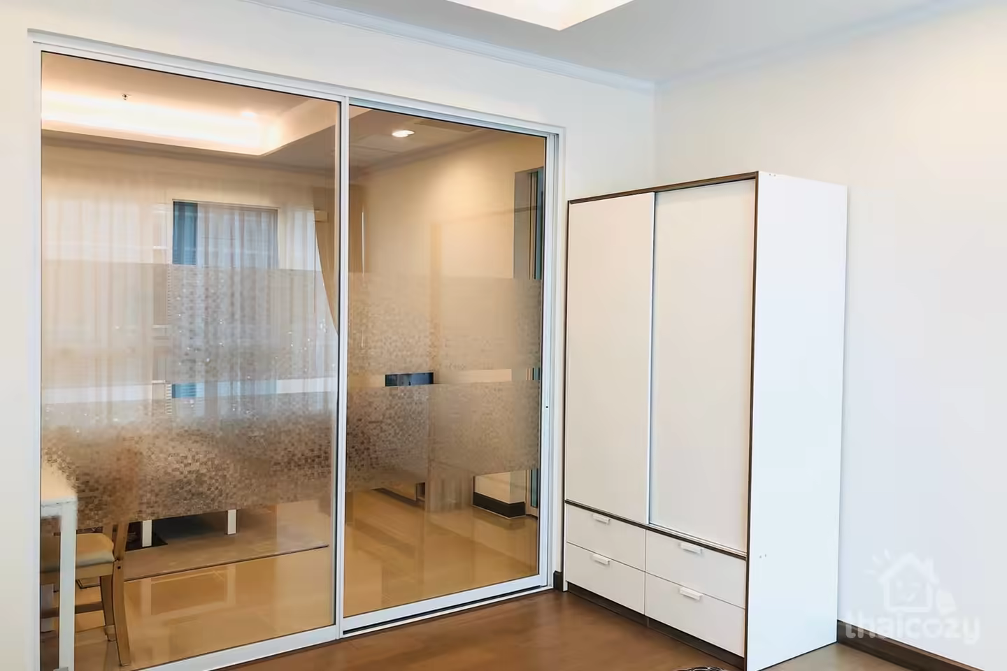 Condo near BTS Phaya Thai and hospital photo 2