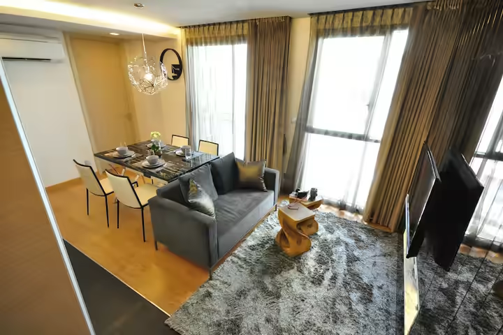 Easy accessible to BTS Thonglor and Japanese community area.