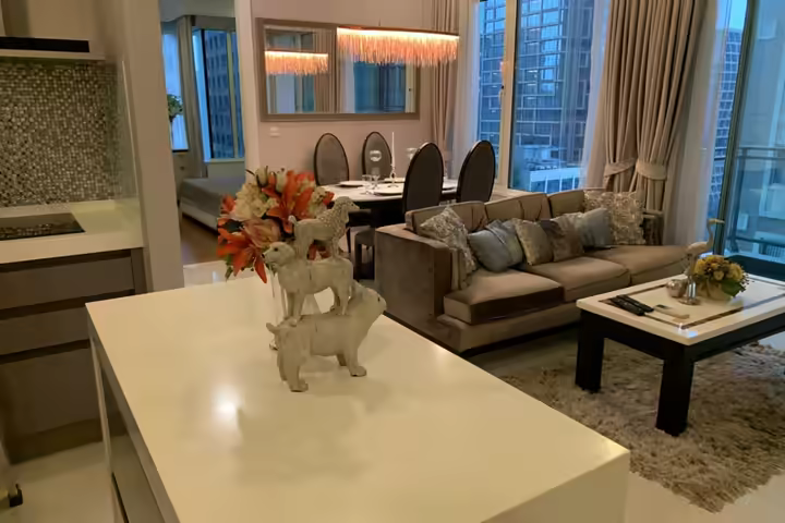 Q Langsuan, the spacious 2 bedrooms unit in the sought after location area
