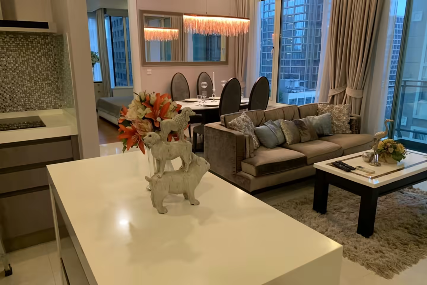 Q Langsuan, the spacious 2 bedrooms unit in the sought after location area photo 1