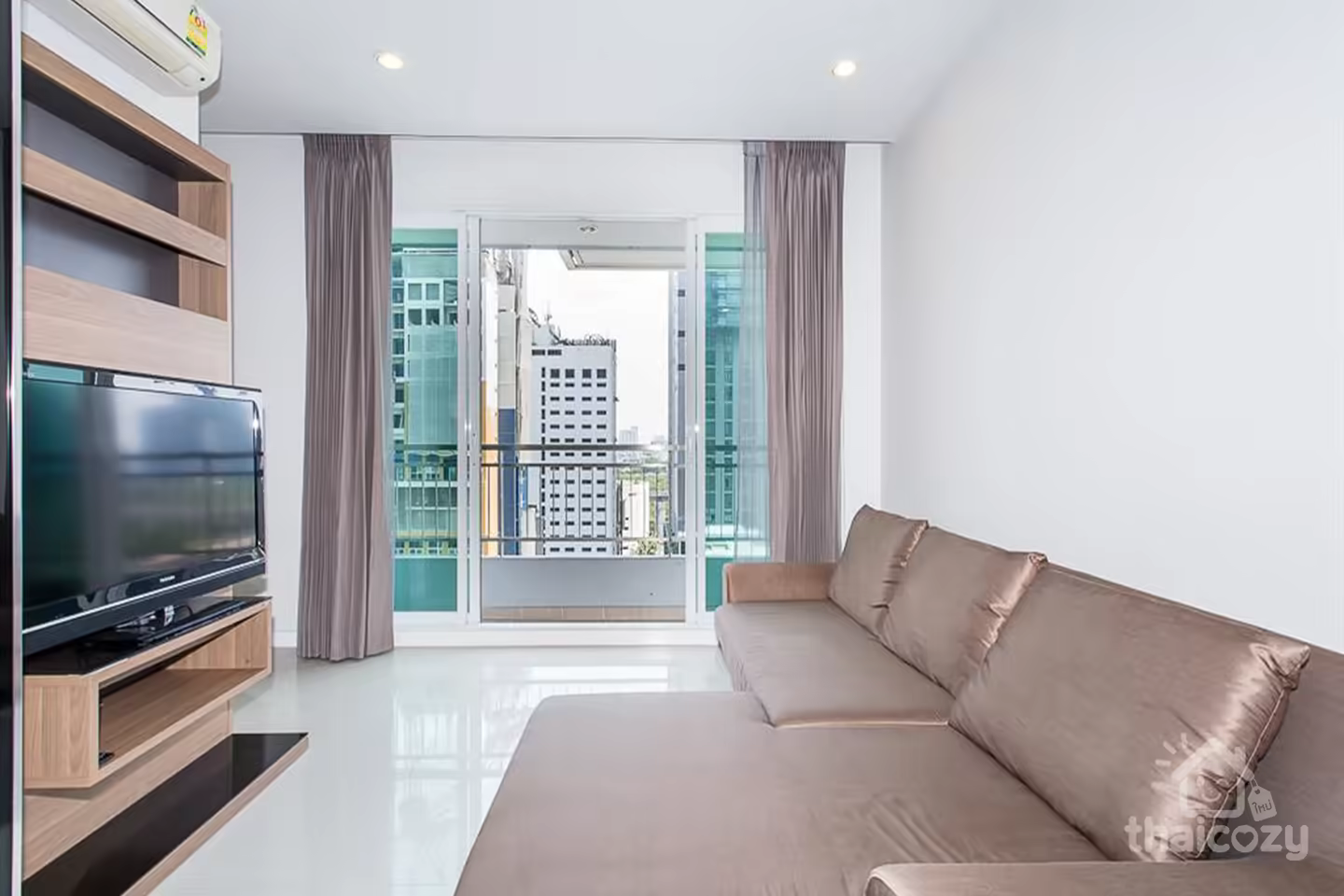 Condo for sale and rent Easy to commute by both MRT Petchaburi and Airport Link photo 1