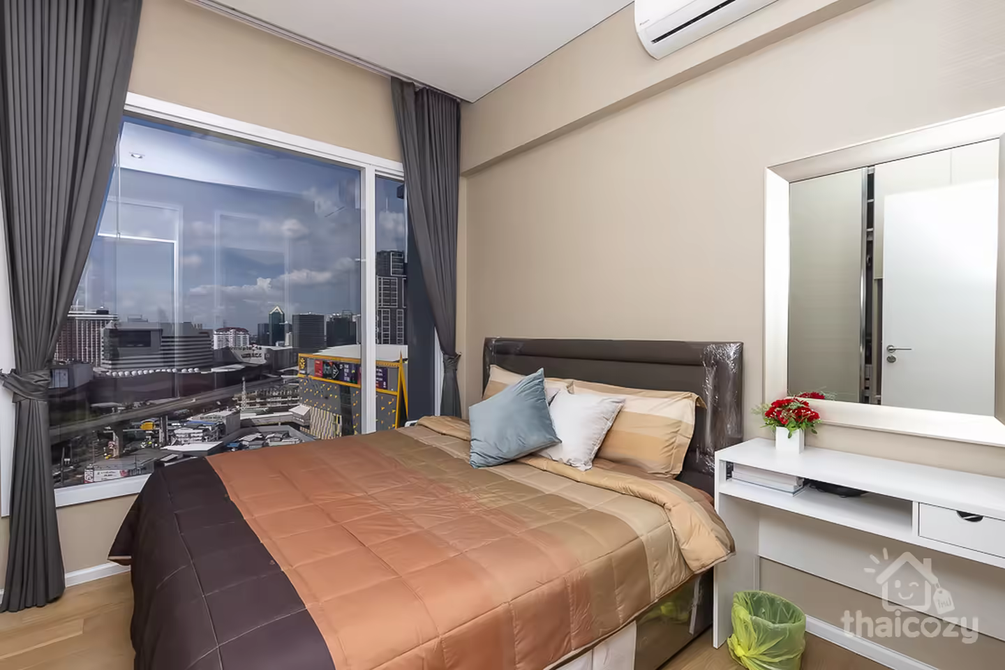The Saint Residences, Embracing the dynamic panorama of Chatuchak Park and its surroundings photo 2