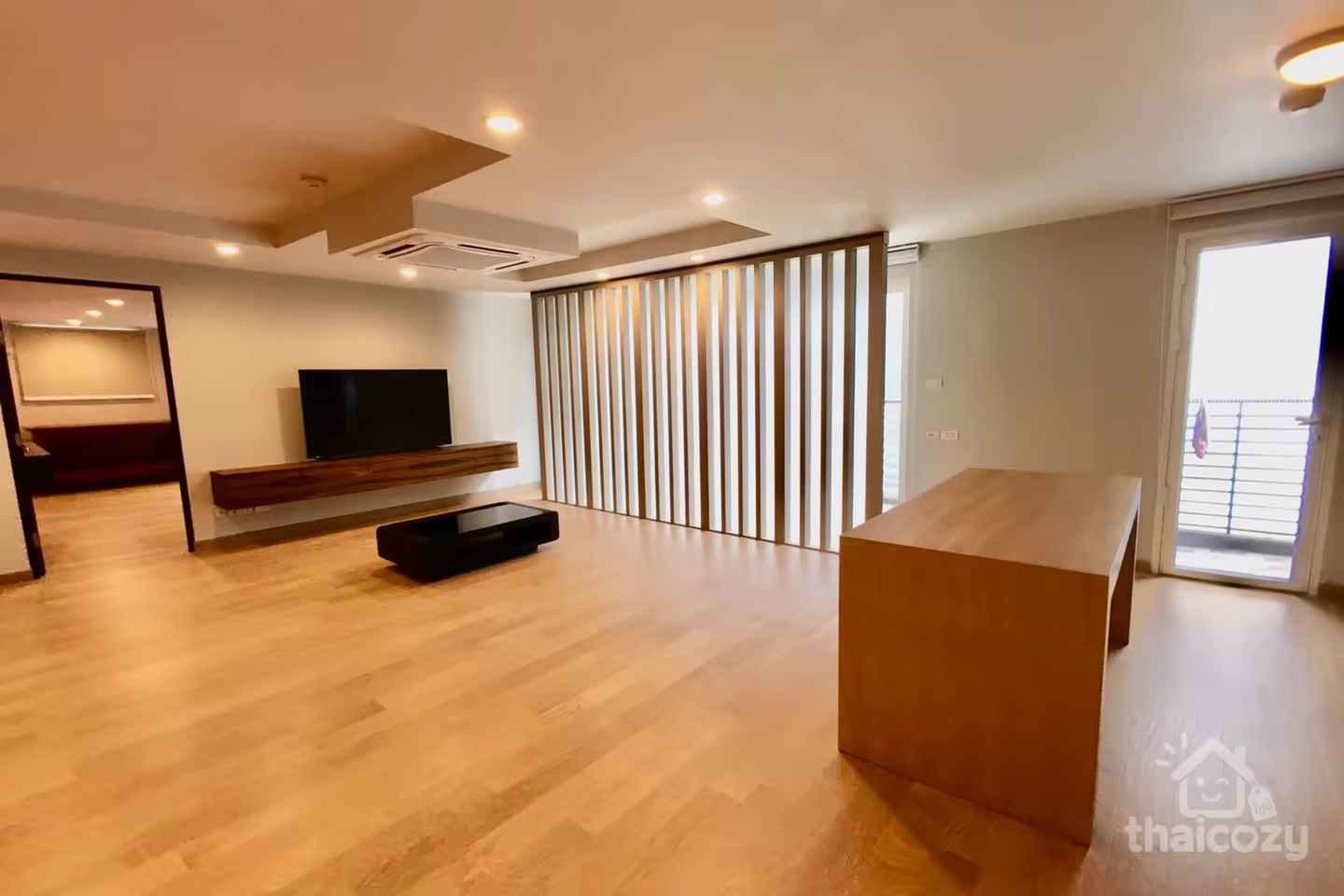 Low Rise condo with 10 min walk from BTS Ekkamai photo 1