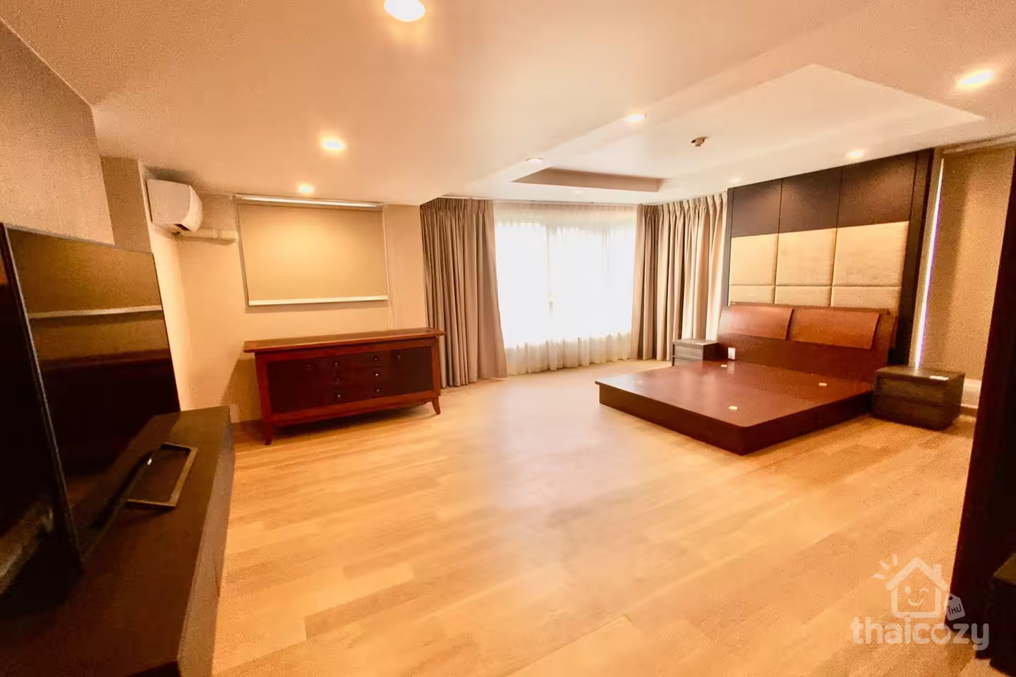 Low Rise condo with 10 min walk from BTS Ekkamai photo 2