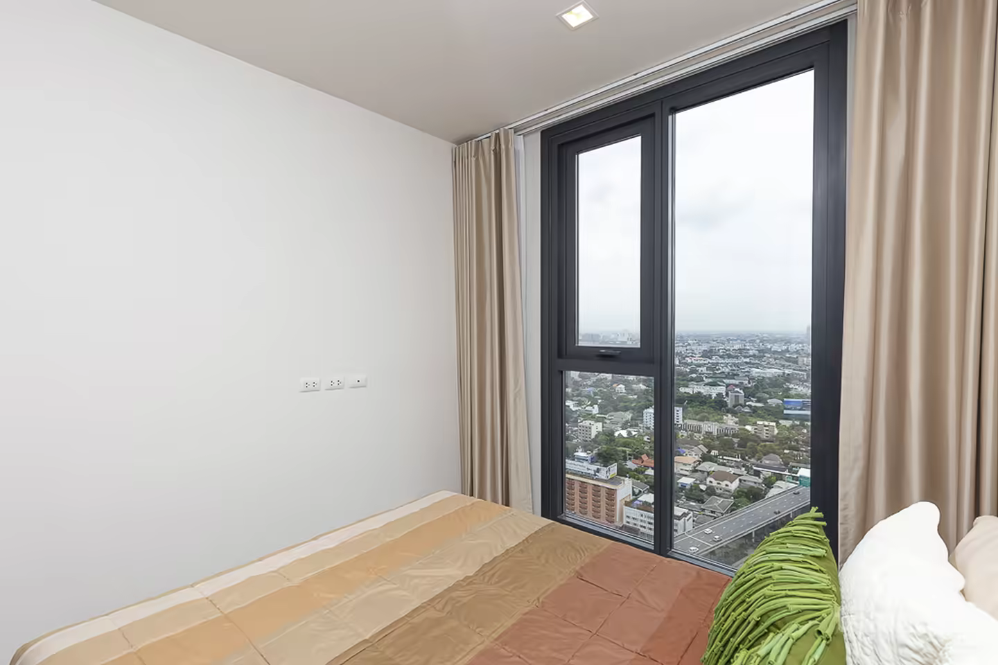 The BASE Garden Rama 9, the fully furnished 1 bedroom for sale photo 2