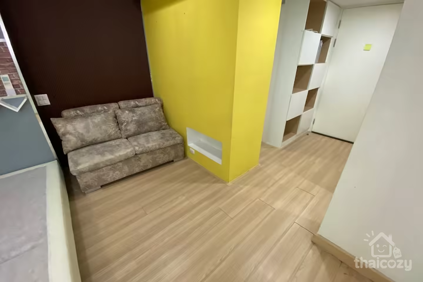 2 min MRT Huaykwang condo near store and shop photo 1