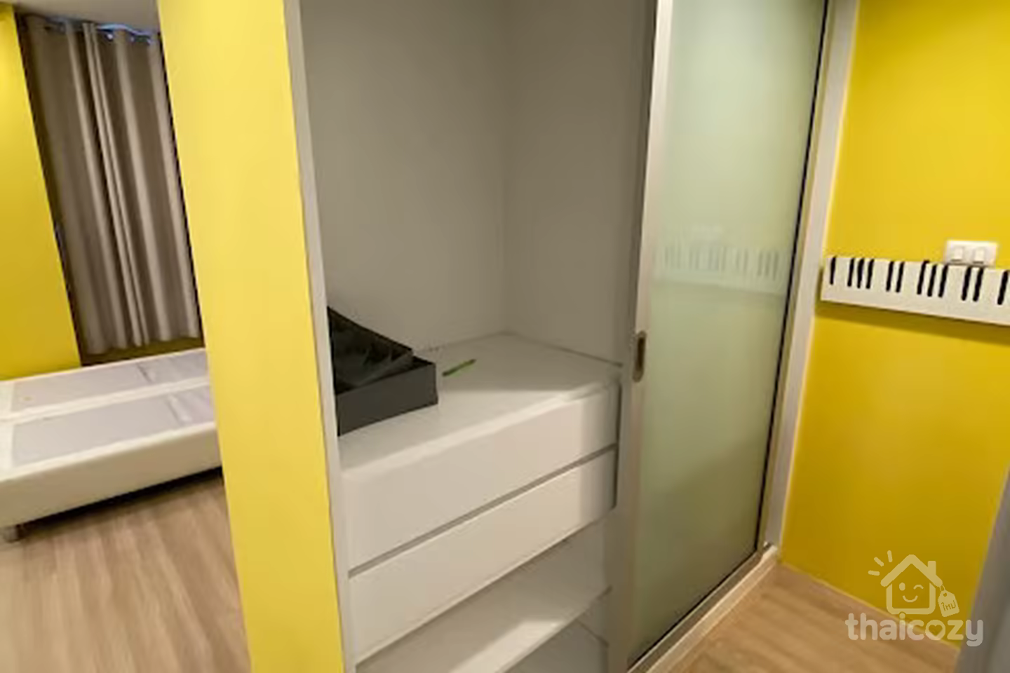 2 min MRT Huaykwang condo near store and shop photo 2