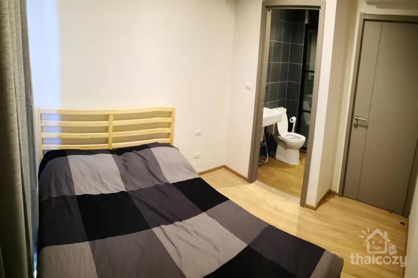 1BR Condo for Rent Near MRT Rama 9 photo 2