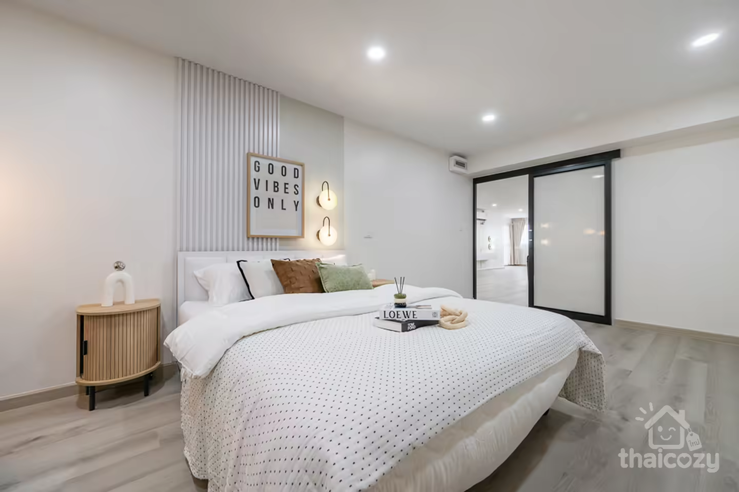 레이크뷰 제네바 2BR 콘도 111m2 photo 1