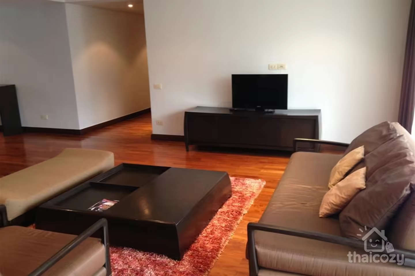 ให้เช่าคอนโด ร่วมฤดีเฮาส์ 3 ห้องนอน photo 1