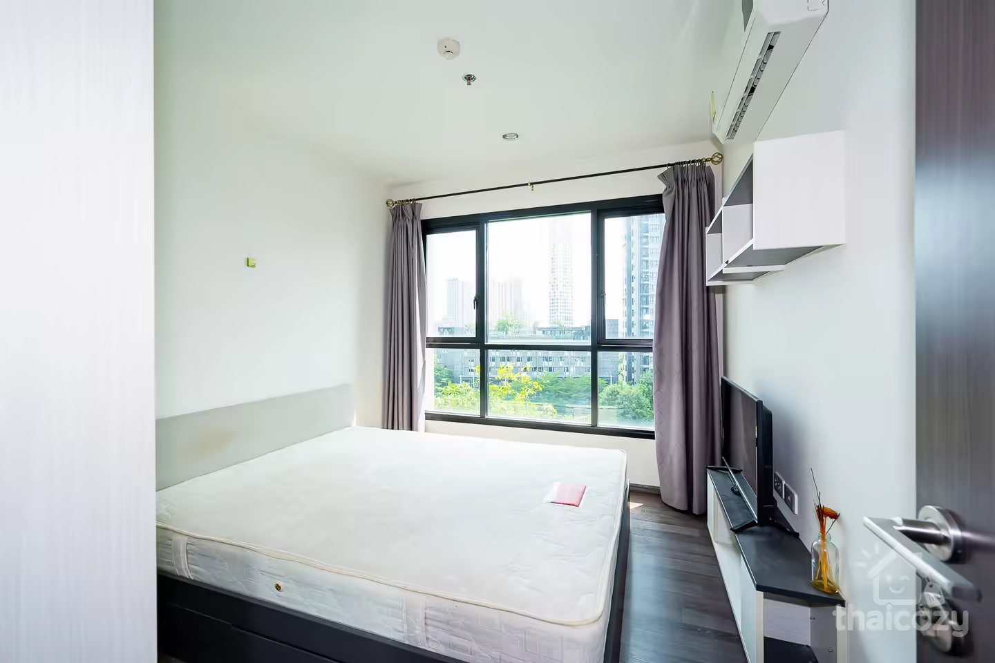 คอนโด The Base Park East สุขุมวิท 77 photo 2