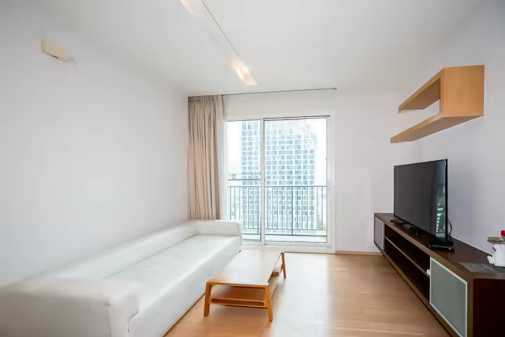Redecorated room 3 minutes BTS Thonglor