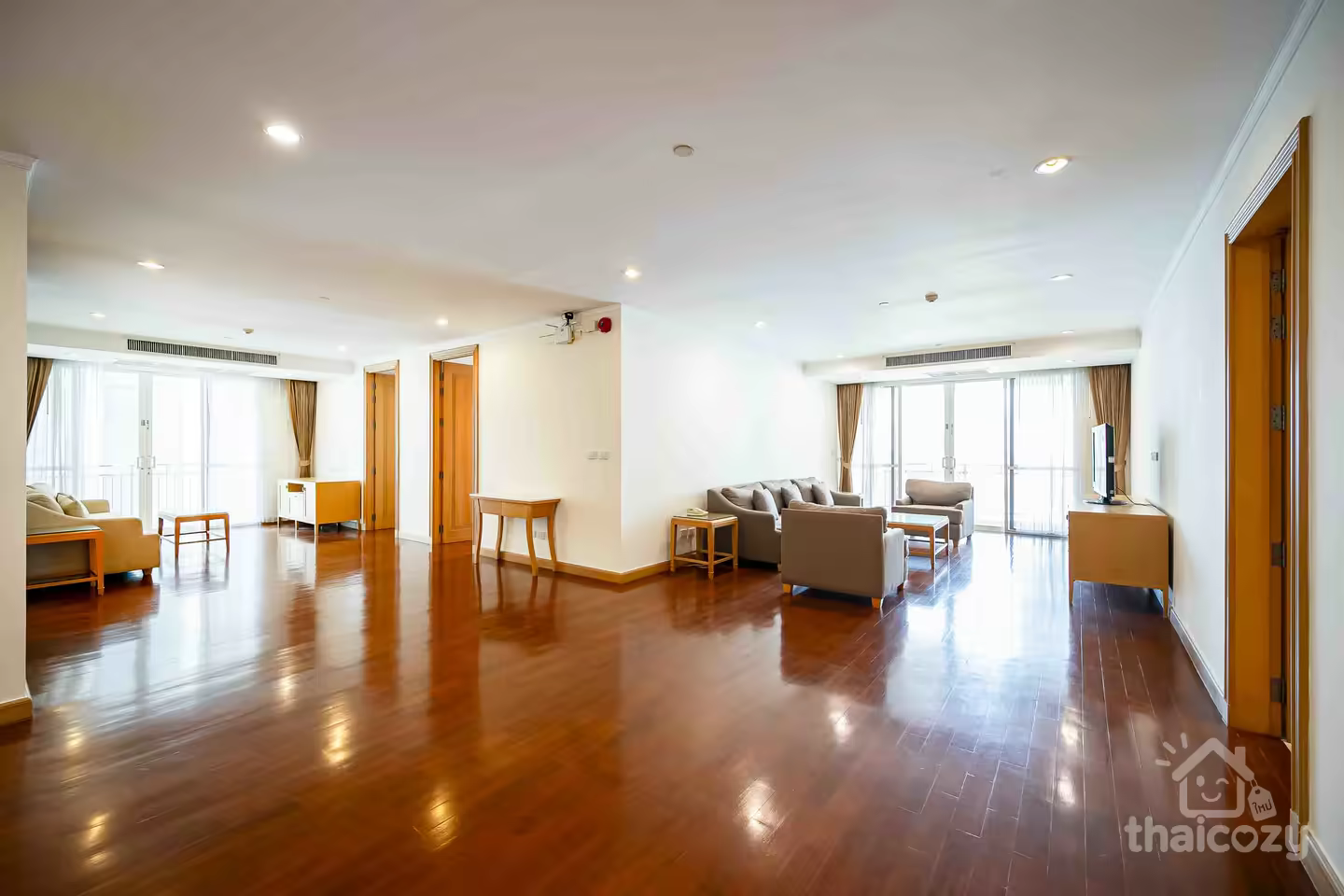 広い部屋、BTSプロンポン駅近 photo 1
