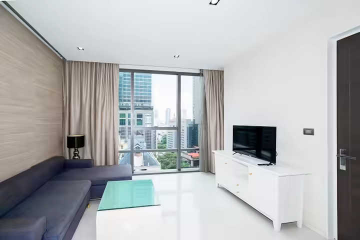 Super Luxury condo, 0 m to BTS Surasak