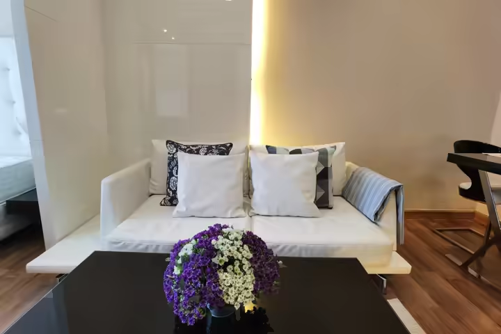Luxury High Rise Condominium near MRT Thai Cultural Centre