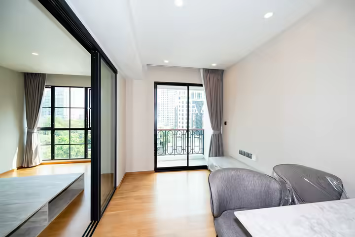 1 Bedroom ready to move in , 300m to Chidlom