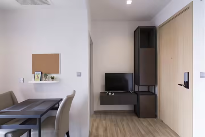 The excellent condo meets all needs of urban life